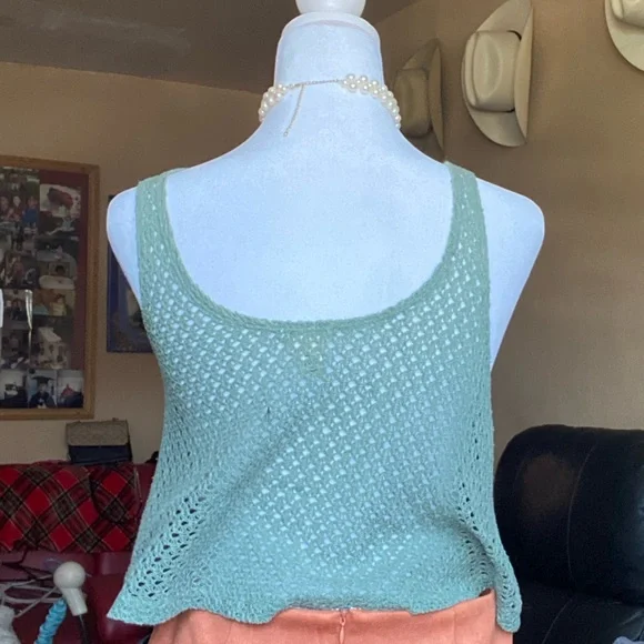 Forever 21 crochet green top - Picture 2 of 3